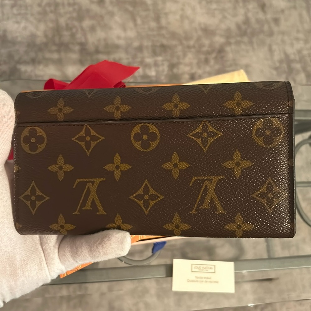 ❌SOLD❌Louis Vuitton Monogram Coquelicot flower lock wallet Box, ribbon &Dust bag - Picture 3 of 16